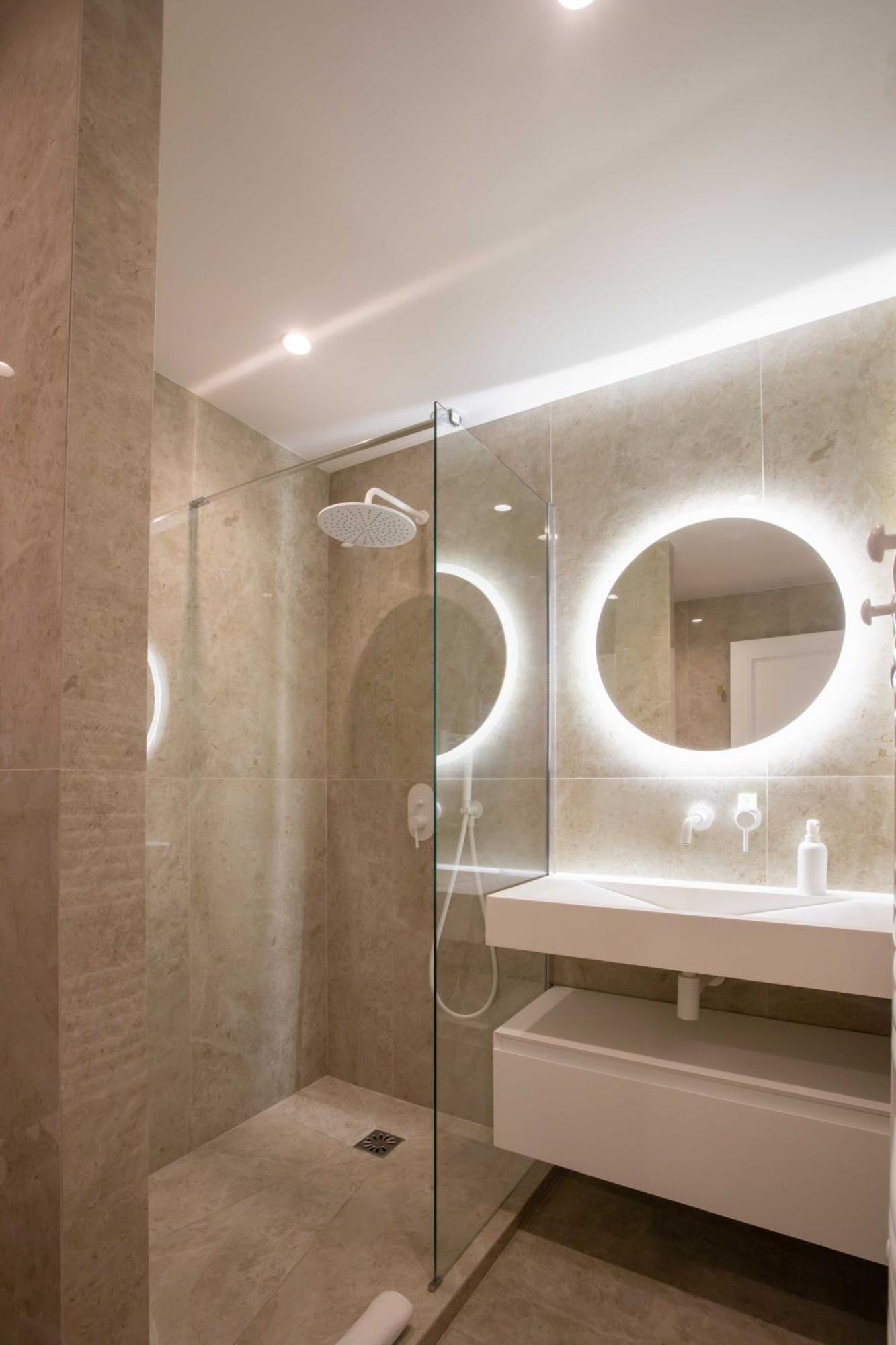 Nice 2 Bed Flat - Hyper Centre St Tropez 圣特罗佩 外观 照片